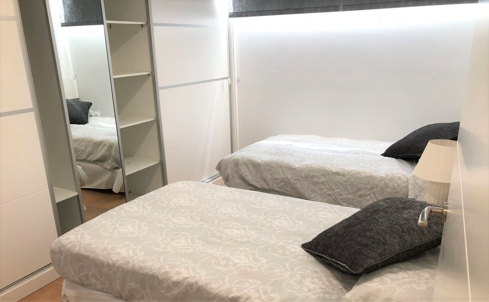 Casa familiar, 2 habitaciones, accesible para personas con discapacidad, cocina básica | Cortinas opacas, camas supletorias, wifi gratis y ropa de cama