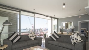 Unclassified image, 5 of 29, button - Harbour Bridge Platinum Suite (Cape Town)