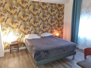 Premium bedding, Select Comfort beds, desk, blackout curtains
