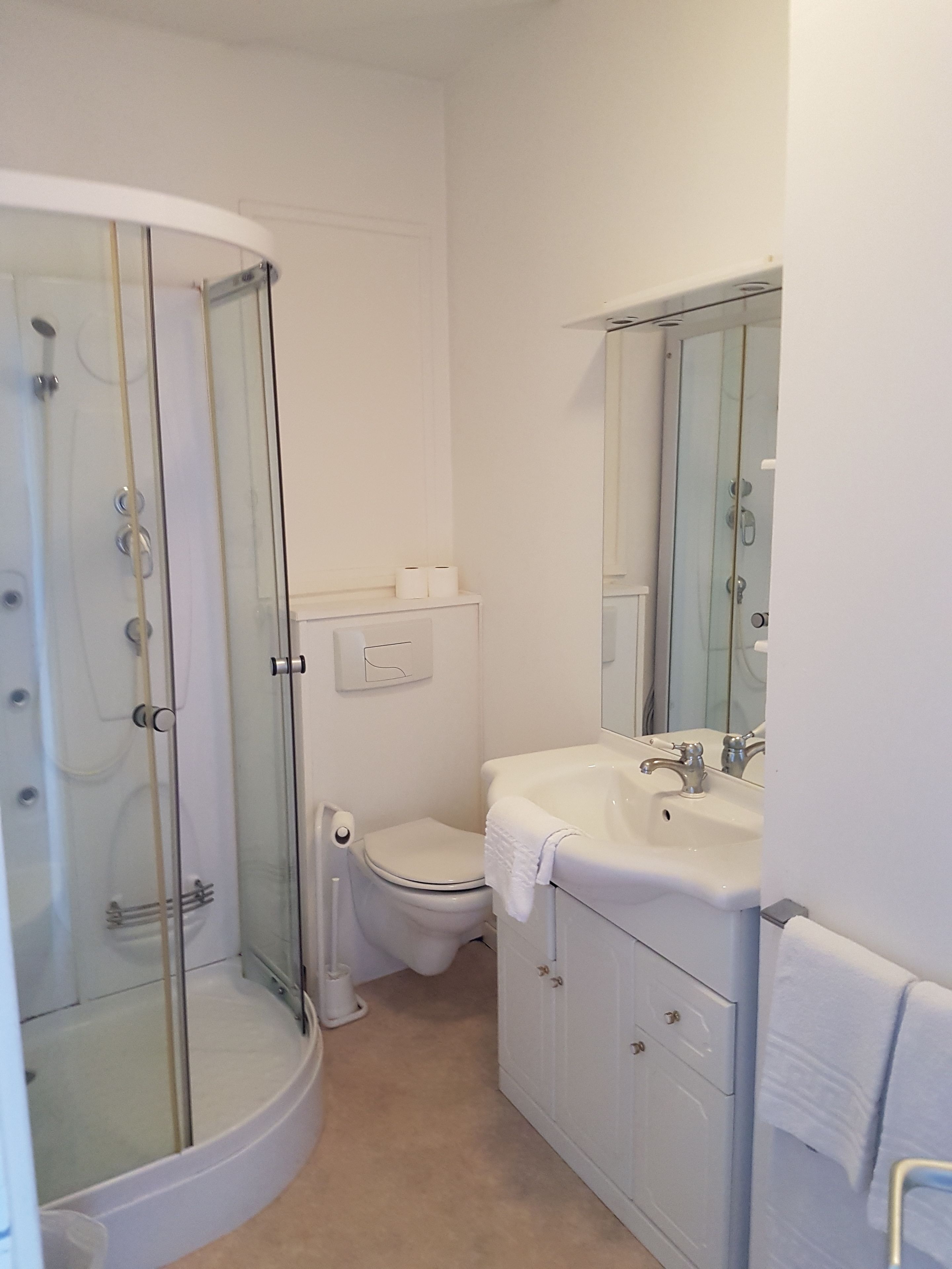 family suite | bathroom | shower, hair dryer, towels