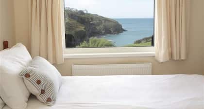 Green Door - Lower Tregudda