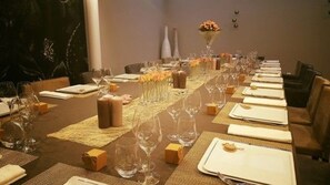 Breakfast, lunch, dinner served; French cuisine