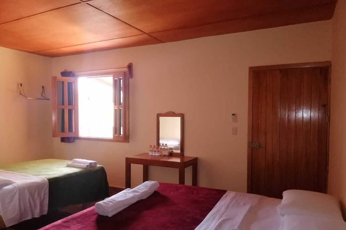 Basic-Haus, 2 Queen-Betten | Verdunkelungsvorhänge, kostenloses WLAN, Bettwäsche