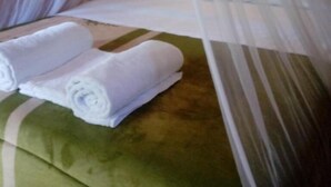 Basic Cabin | Blackout drapes, WiFi (free), bed sheets - Ecohabitat (Calakmul)