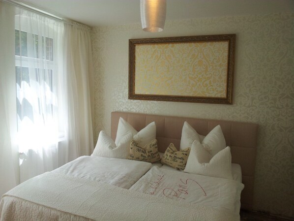 Appartement Confort | Coffres-forts dans les chambres, décoration personnalisée