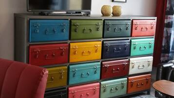 Residenz 6 | In-room safe, individually decorated, individually furnished