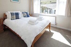 Cottage, 2 Bedrooms | 2 bedrooms, free cribs/infant beds, free WiFi, bed sheets
