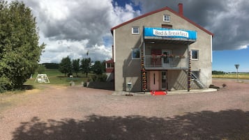 Fachada de la propiedad