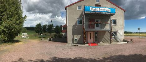 Overnatningsstedets facade