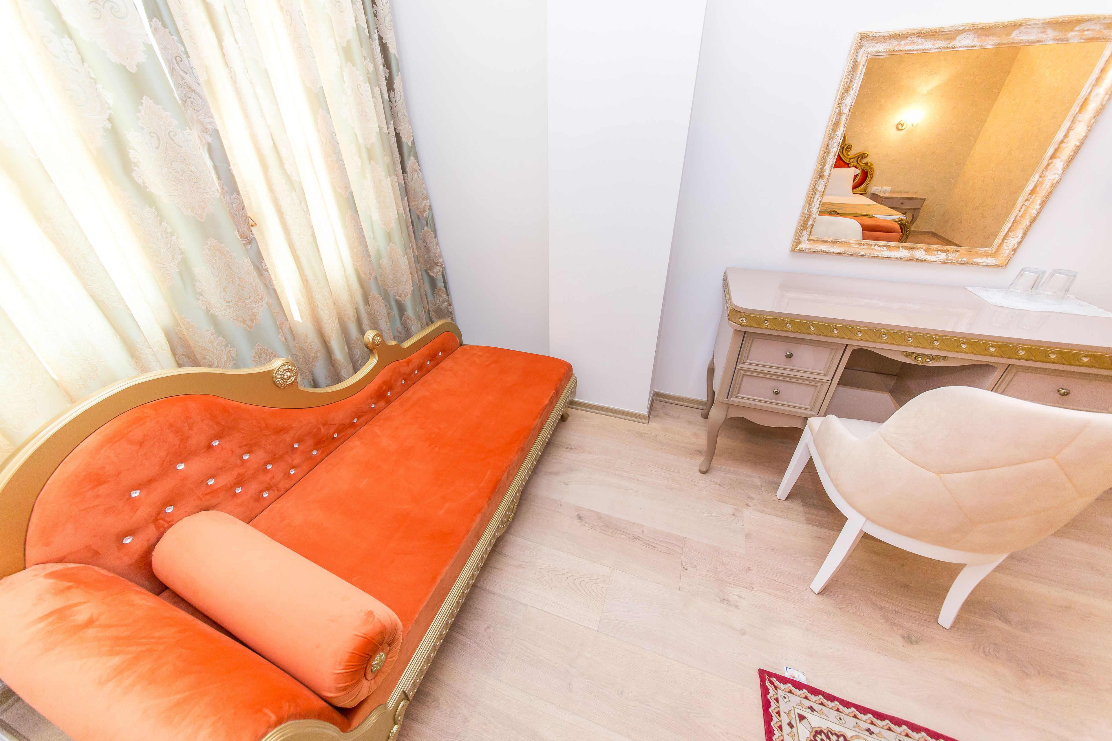 superior double room, 1 king bed | living area | flat-screen tv