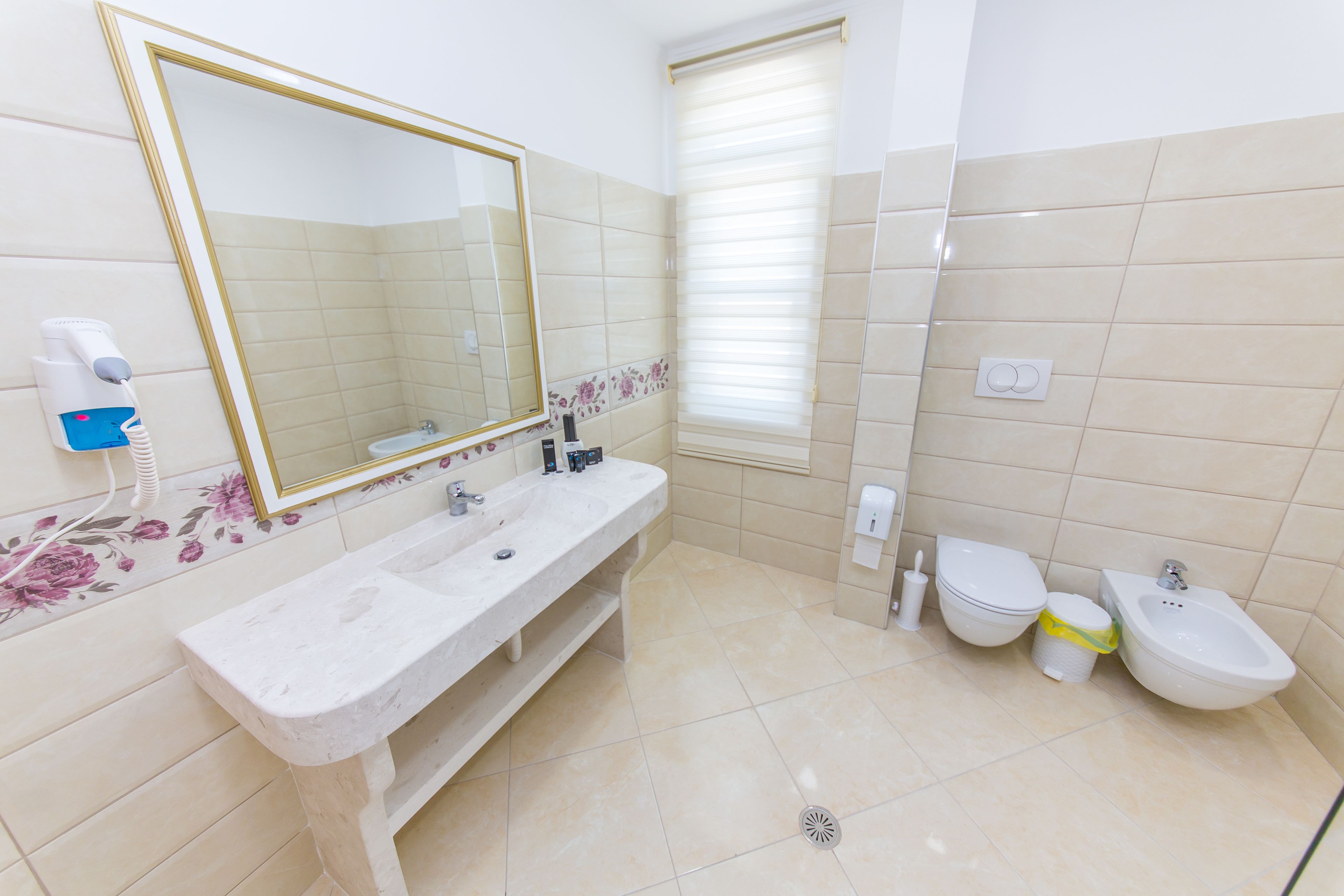 superior double room, 1 king bed | bathroom | shower, free toiletries, hair dryer, slippers