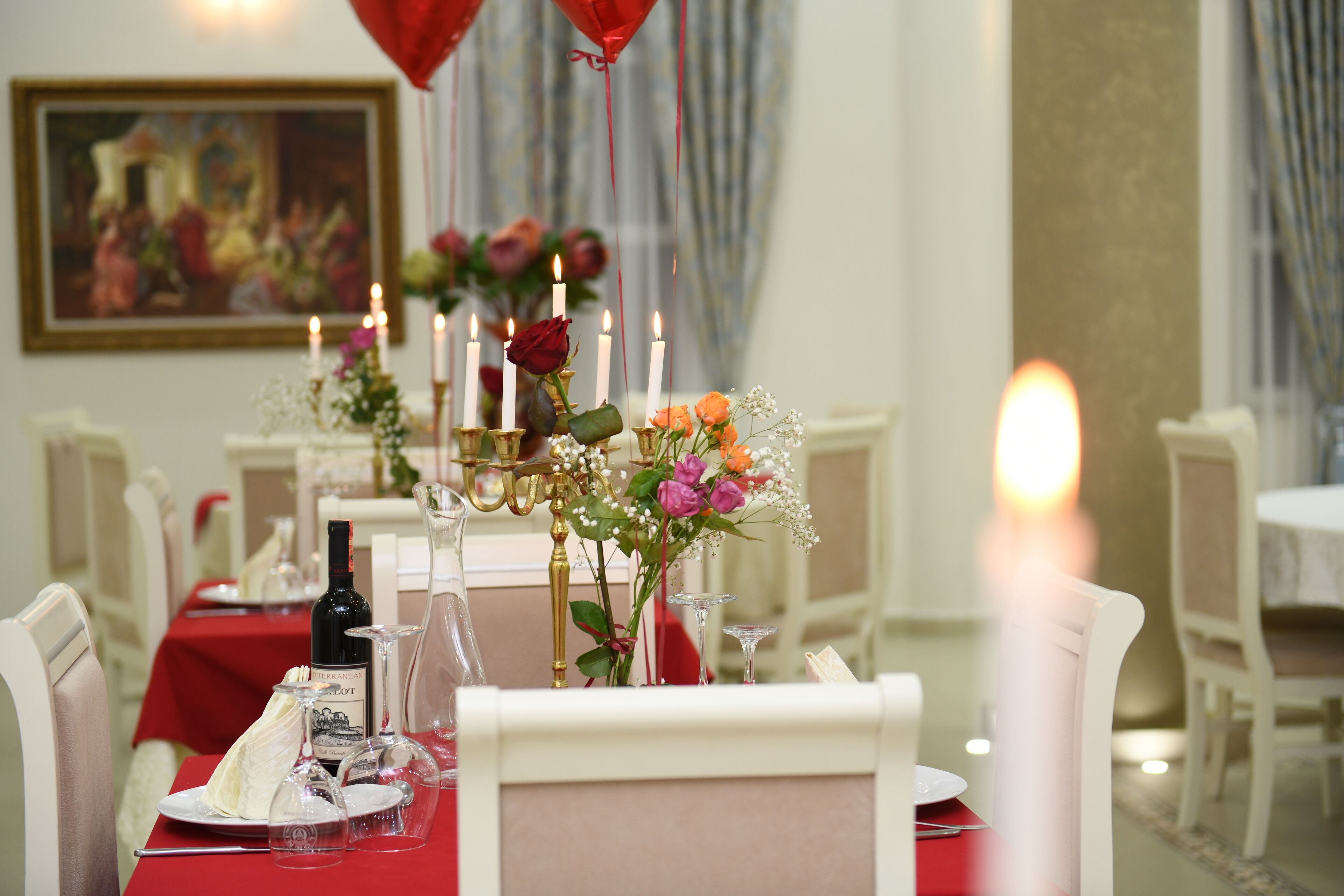 breakfast, lunch, dinner served; local and international cuisine