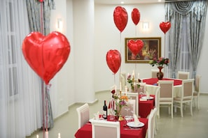 Breakfast, lunch and dinner served  - Hotel Belagrita (Berat)