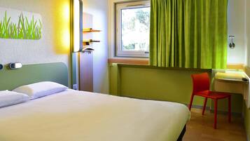 Double Room | Individually decorated, individually furnished, desk, blackout curtains