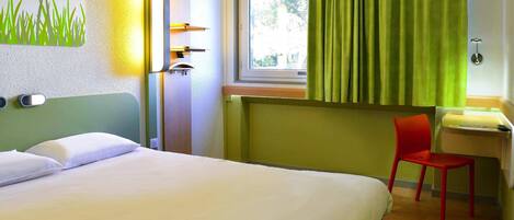 Dobbeltrom | Individuelt dekorert, individuelt innredet og skrivebord