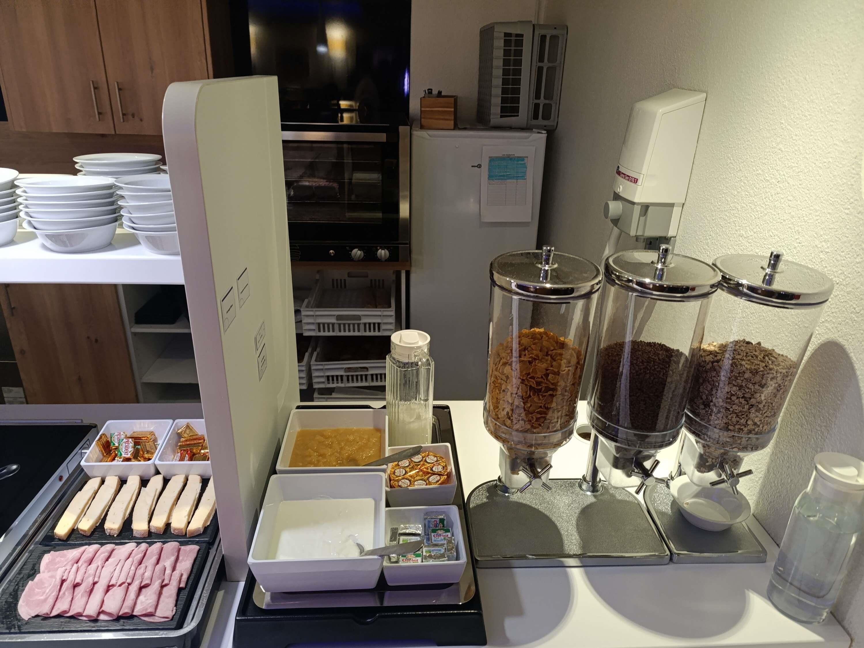 Café da manhã com buffet todos os dias mediante uma taxa