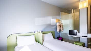 Twin Room, 2 Single Beds | Desk, soundproofing, free WiFi, bed sheets
