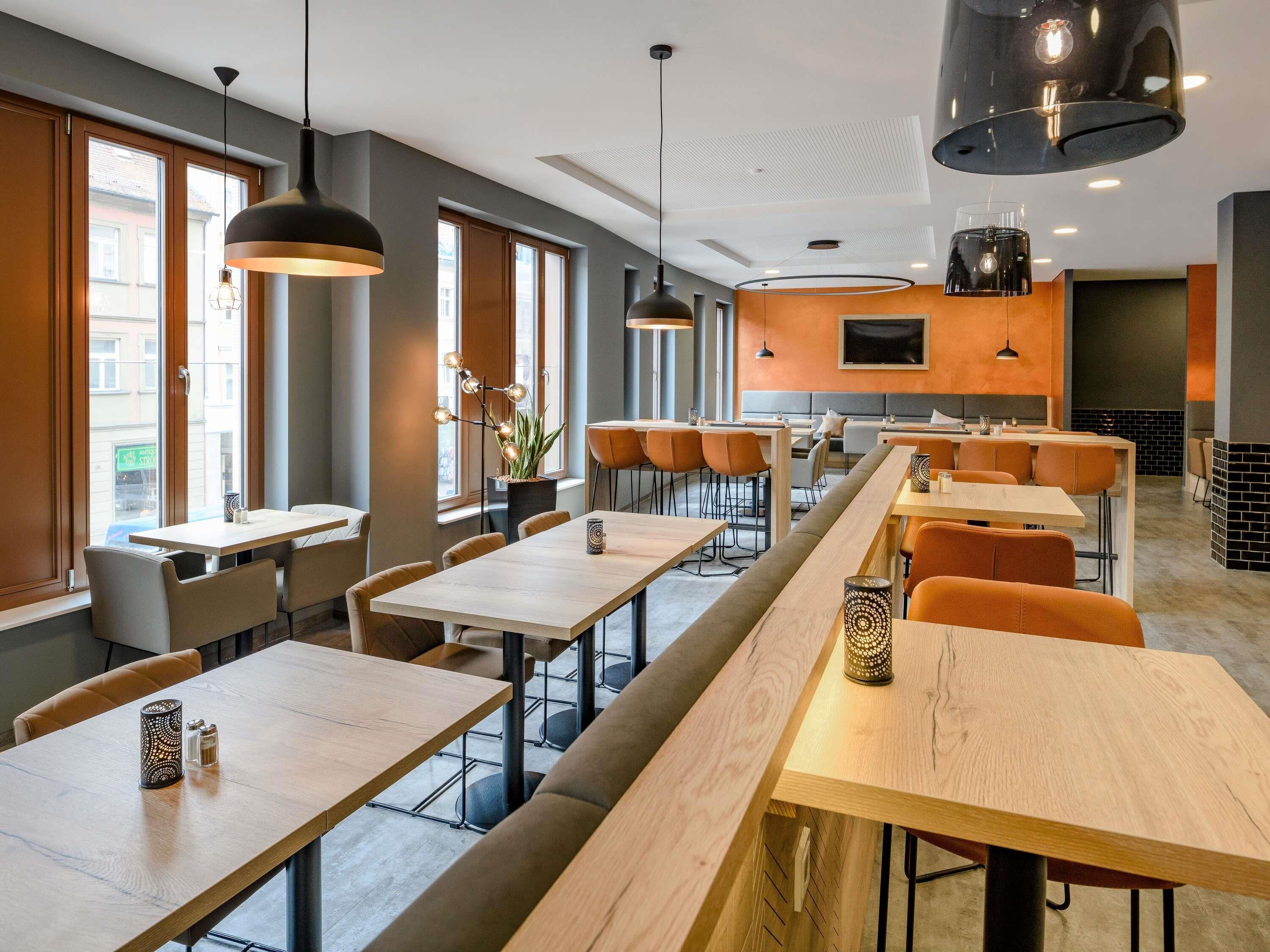 daily continental breakfast (eur 16 per person)