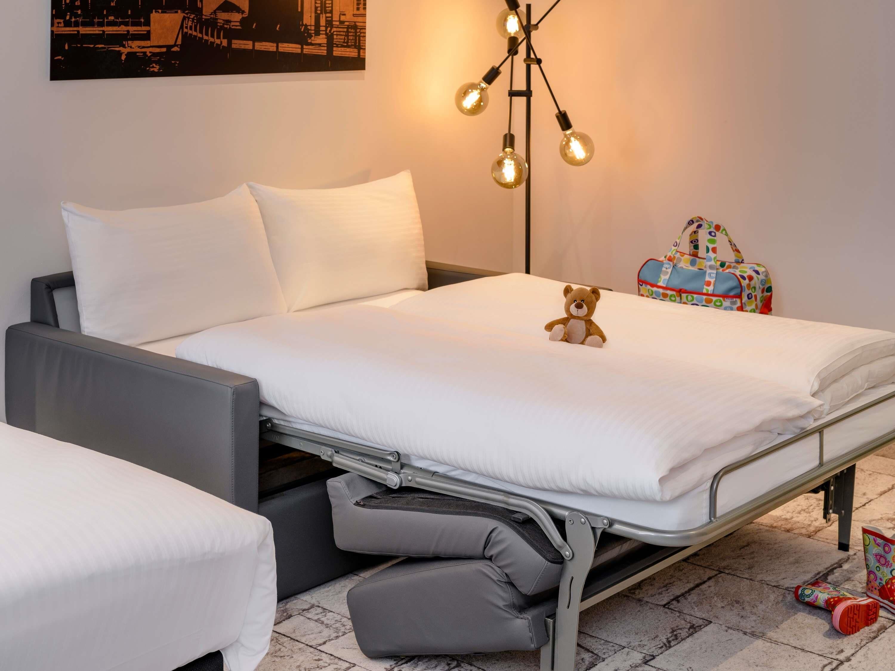 hypo-allergenic bedding, in-room safe, soundproofing, free wifi