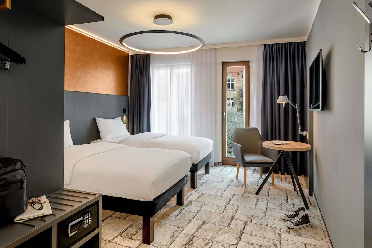 Comfort Twin Room, 2 Single Beds | Hypo-allergenic bedding, in-room safe, soundproofing, free WiFi