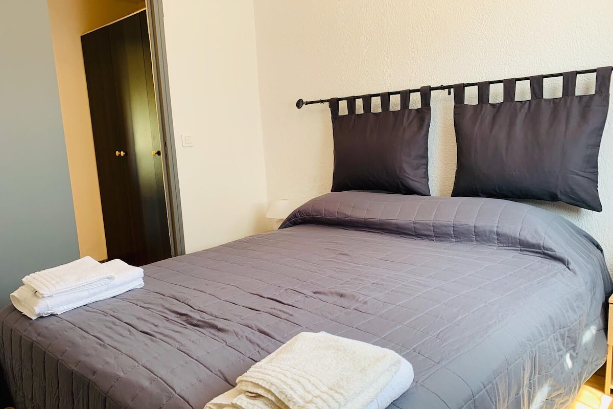 Appartamento (LES MIMOSAS 018) | Biancheria da letto di alta qualità, materassi Select Comfort