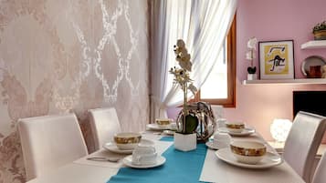 Apartment, 3 Schlafzimmer, 2 Bäder | Wohnzimmer