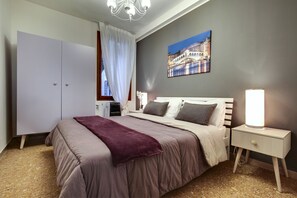 Unclassified image, 3 of 21, button - Residenza Venier (Venice)