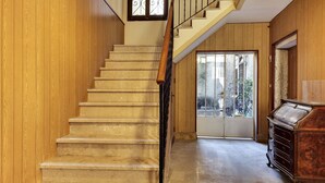Unclassified image, 4 of 21, button - Residenza Venier (Venice)