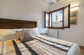 San Marco view -3 camere vista Campanile | 3 bedrooms, iron/ironing board, free WiFi, bed sheets - San Marco Schiavoni Apartments (Venice)