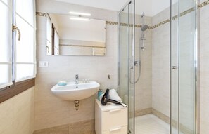 San Marco view -3 camere vista Campanile | Baño | Ducha, artículos de higiene personal gratuitos, secador de pelo y bidé