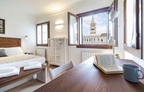 San Marco view -3 camere vista Campanile | 3 bedrooms, iron/ironing board, free WiFi, bed sheets - San Marco Schiavoni Apartments (Venice)