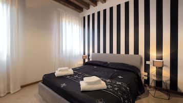 Apartment, 2 Bedrooms, Venetian Style 3 | 2 bedrooms, iron/ironing board, free WiFi, bed sheets