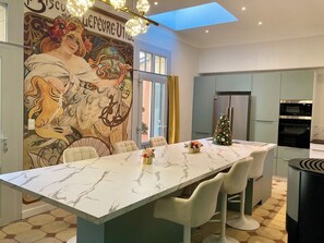 Fridge, microwave, espresso maker, coffee/tea maker - Villa des roses (Luçon)