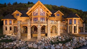 Front of property - See Me Lodge (Steamboat Springs)