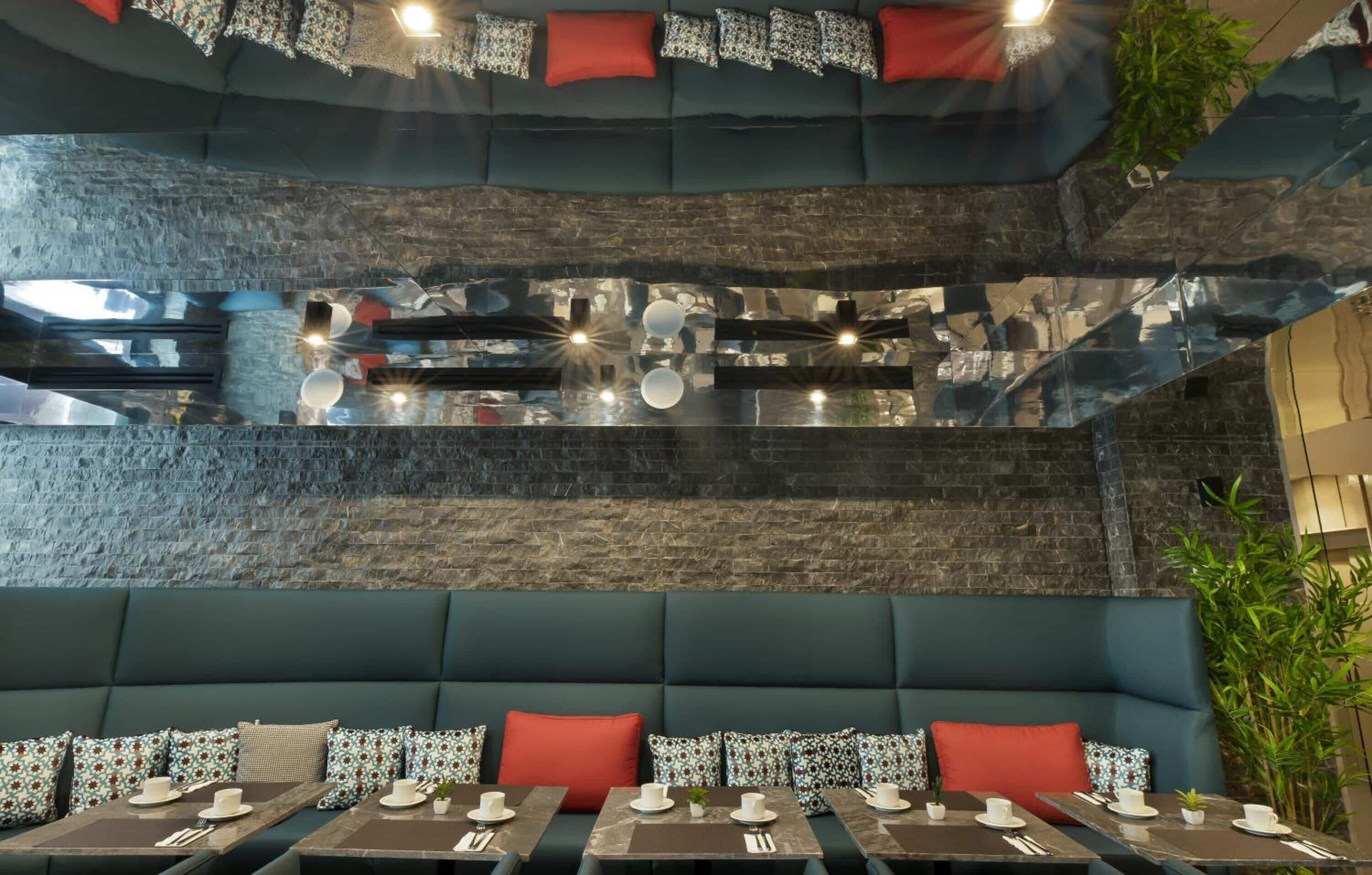 lunch and dinner served