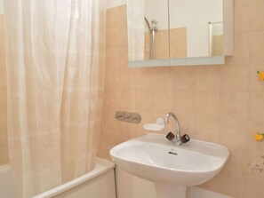 Bathroom - Apt in Fréjus with pool, near shops, 4 pers, 2 rooms (Fréjus)