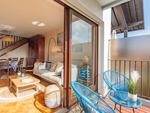 Outdoor dining - Spacious Central Duplex with Balcony, Near Shops & Jaï Alaï (Saint-Jean-de-Luz)