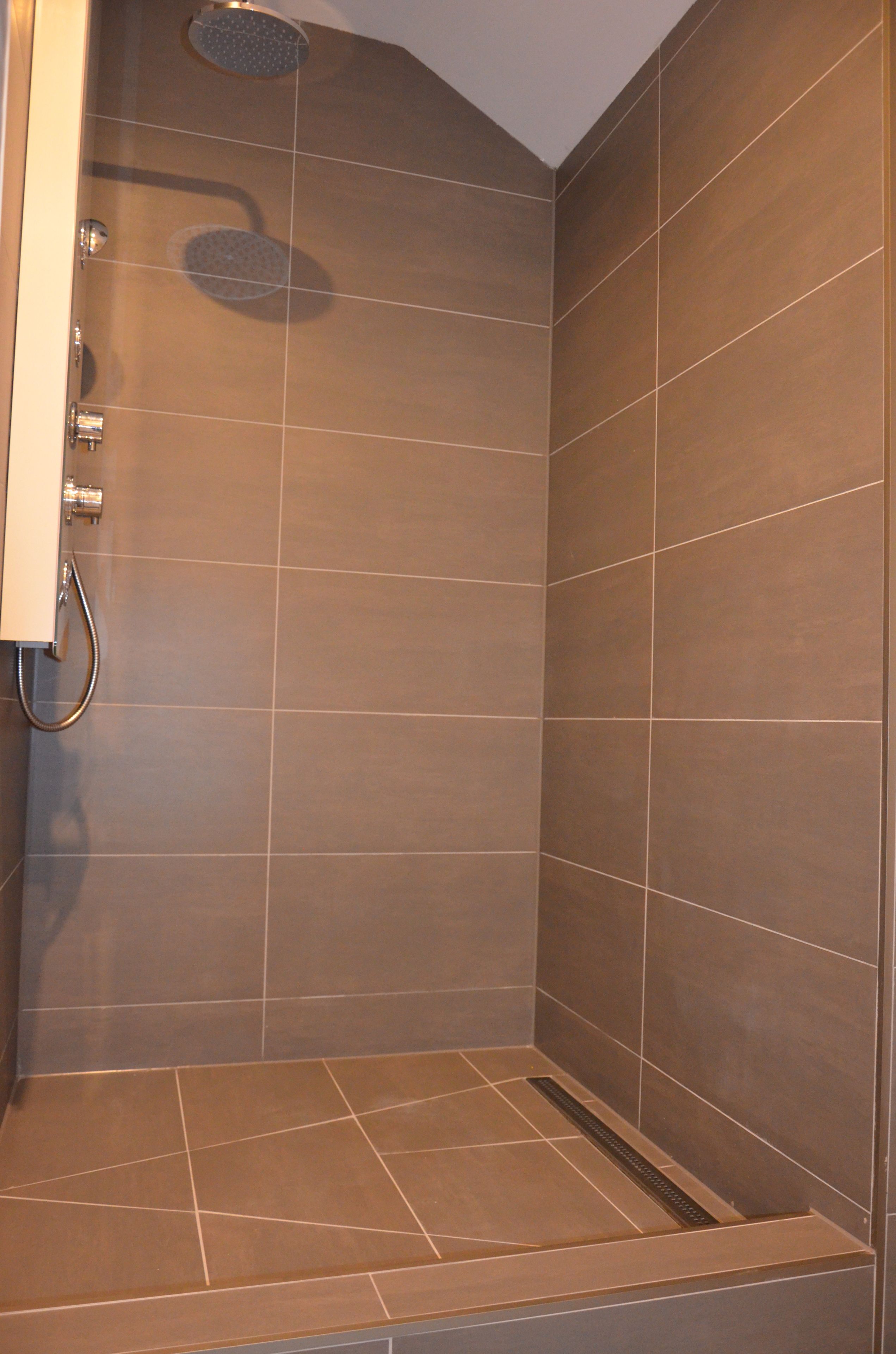 Deluxe-Einzelzimmer, 3 Schlafzimmer, Gemeinschaftsbad | Badezimmer | Dusche, Haartrockner, Handtücher