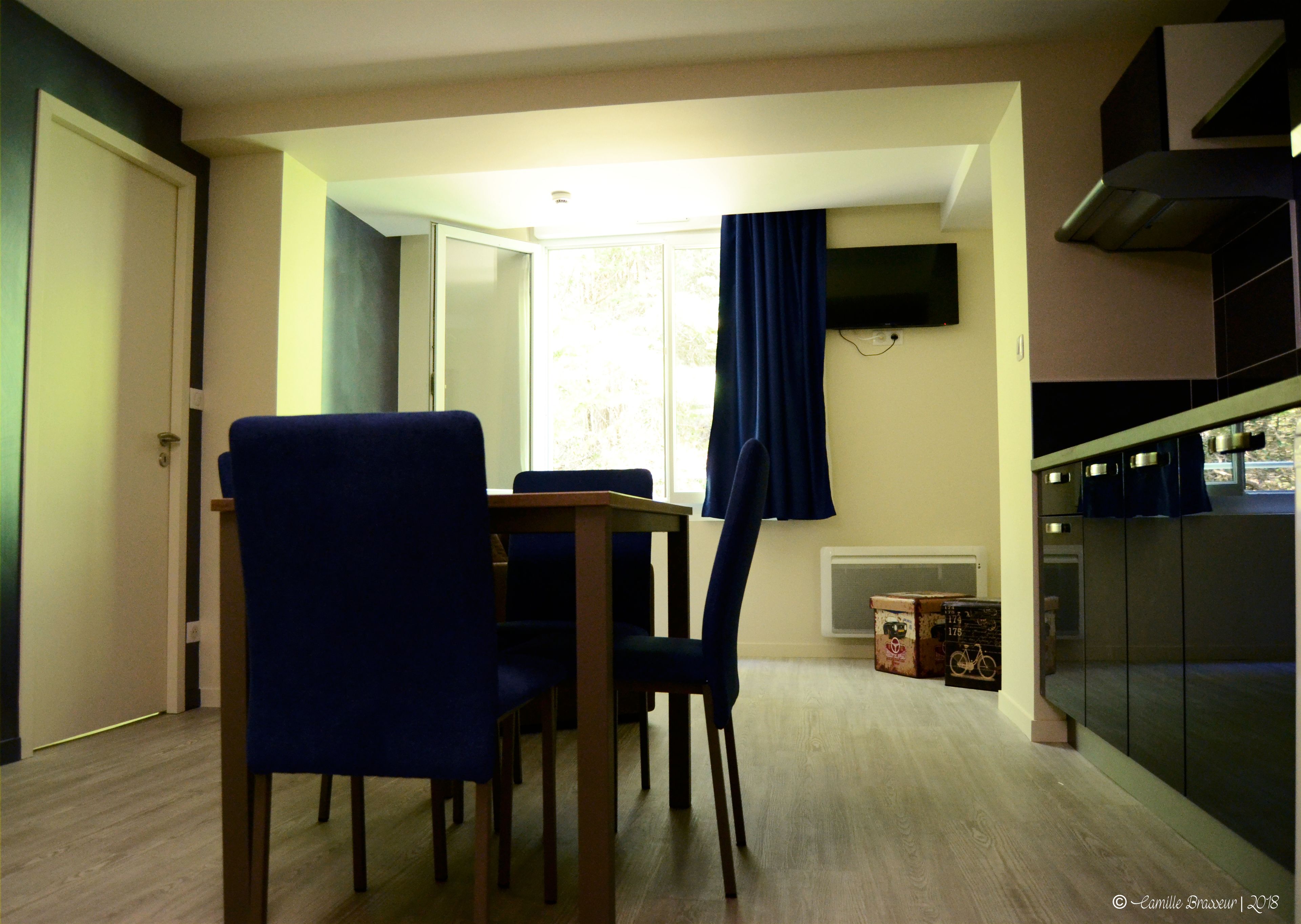 2 bedroom suite for 4 | in-room dining