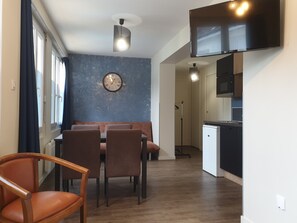 2 bedroom suite for 3 | Área de sala de estar | Televisión de pantalla plana 