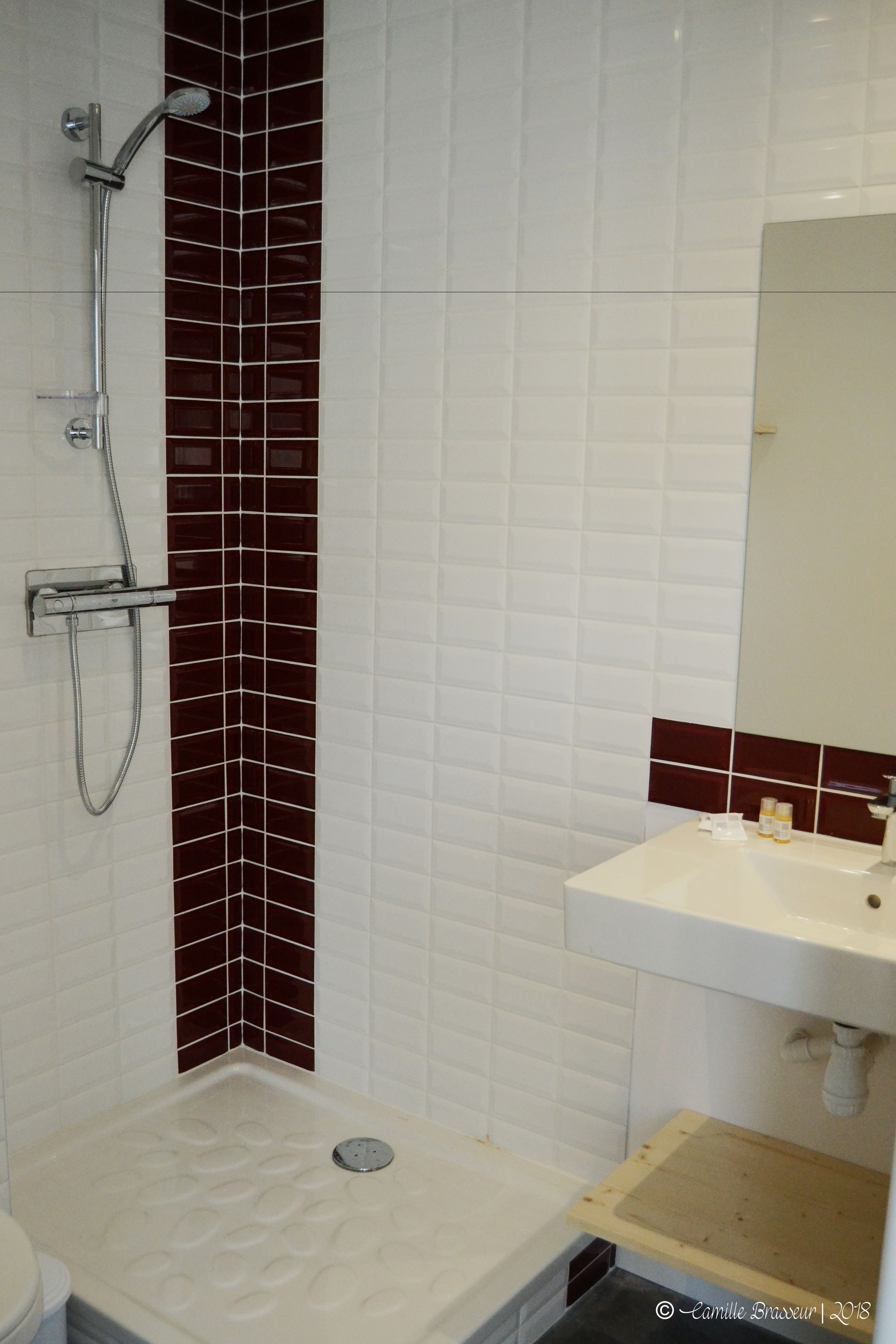 studio (rosita) | bathroom | shower, hair dryer, towels, soap