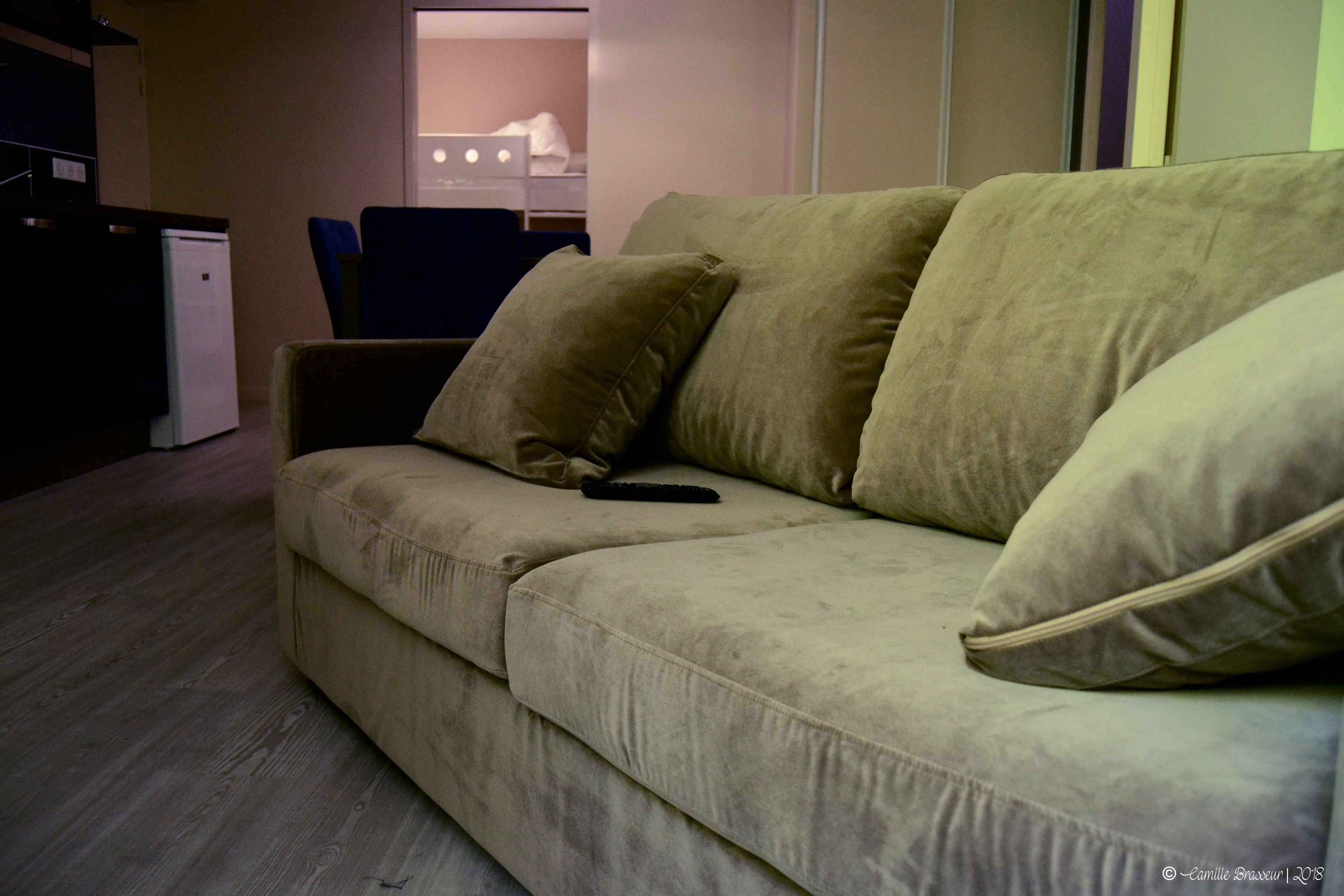 2 bedroom suite for 4 | living room | flat-screen tv