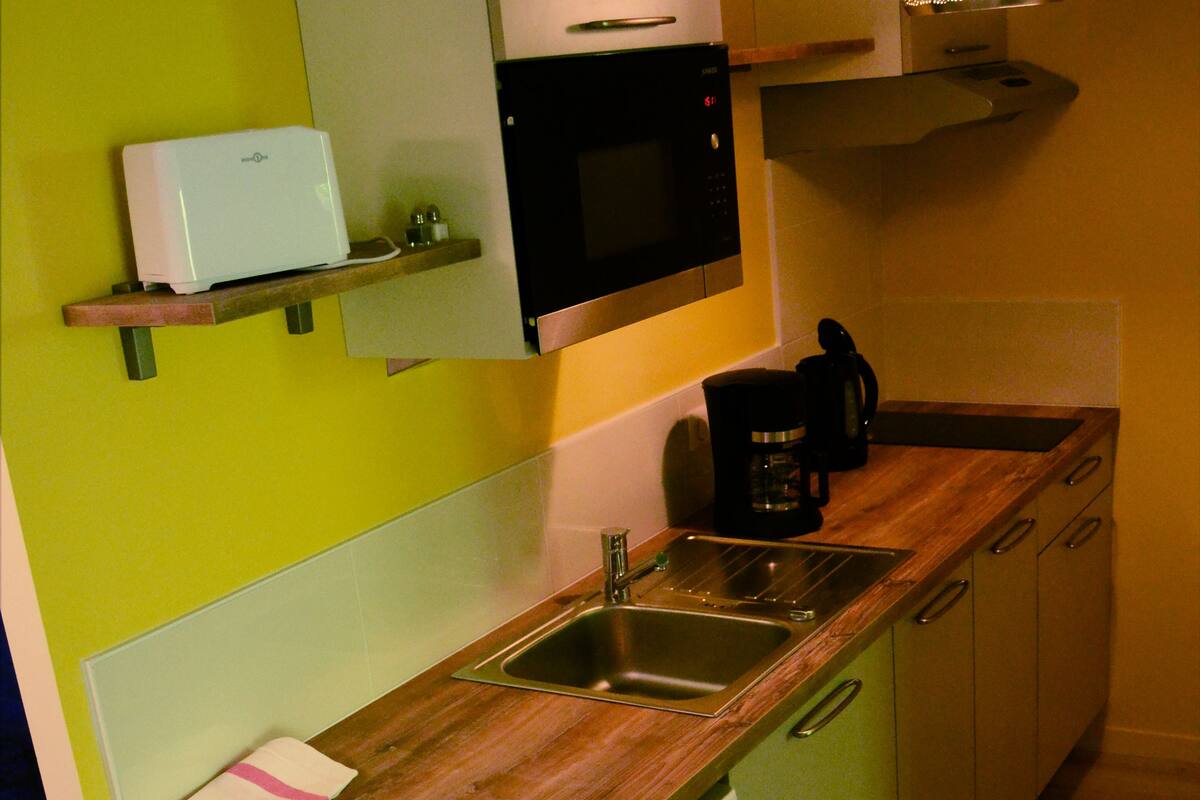 apartment (sombra) | private kitchen | fridge, microwave, stovetop, espresso maker