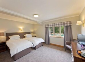 双床房 | 熨斗/熨衣板、免费 WiFi、床单、轮椅无障碍