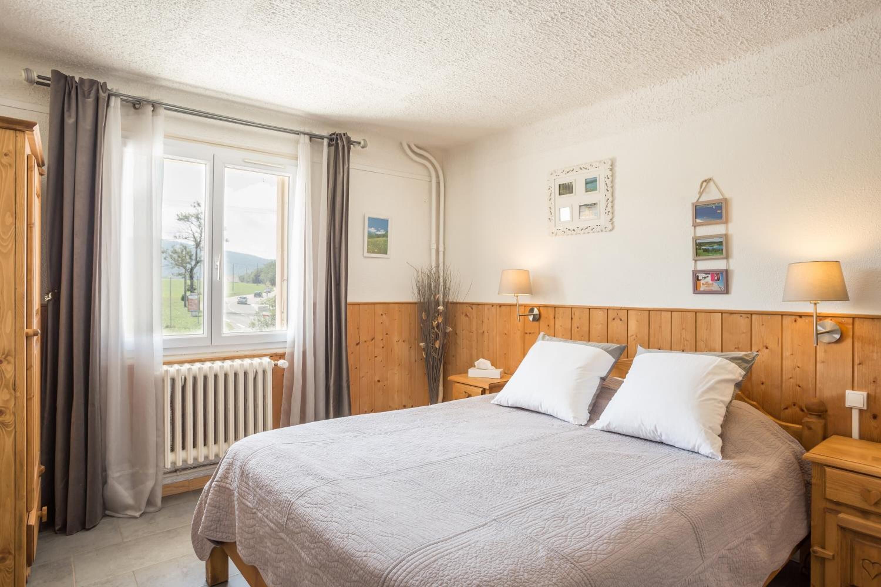 in-room safe, desk, soundproofing, iron/ironing board