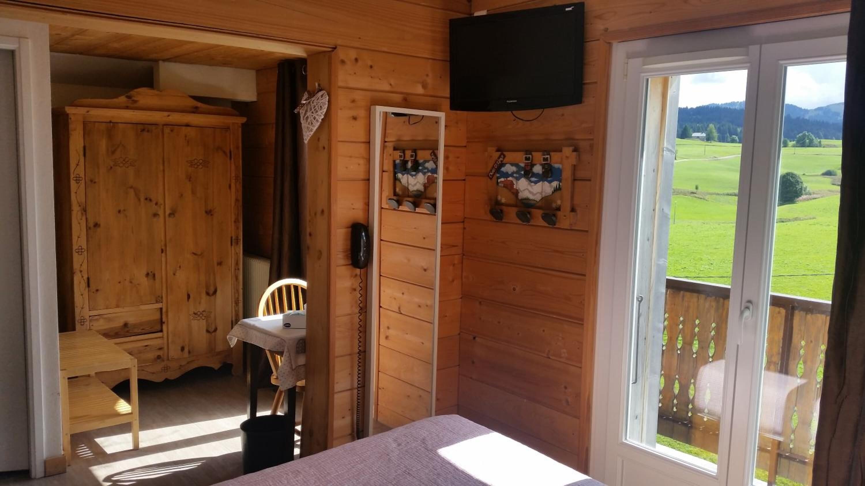 in-room safe, desk, soundproofing, iron/ironing board