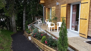 Terrace/patio - Logis Hôtel Le Gai Pinson (Les Rousses)