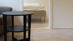Chambre Double, 1 lit double, coin cuisine | Coin séjour