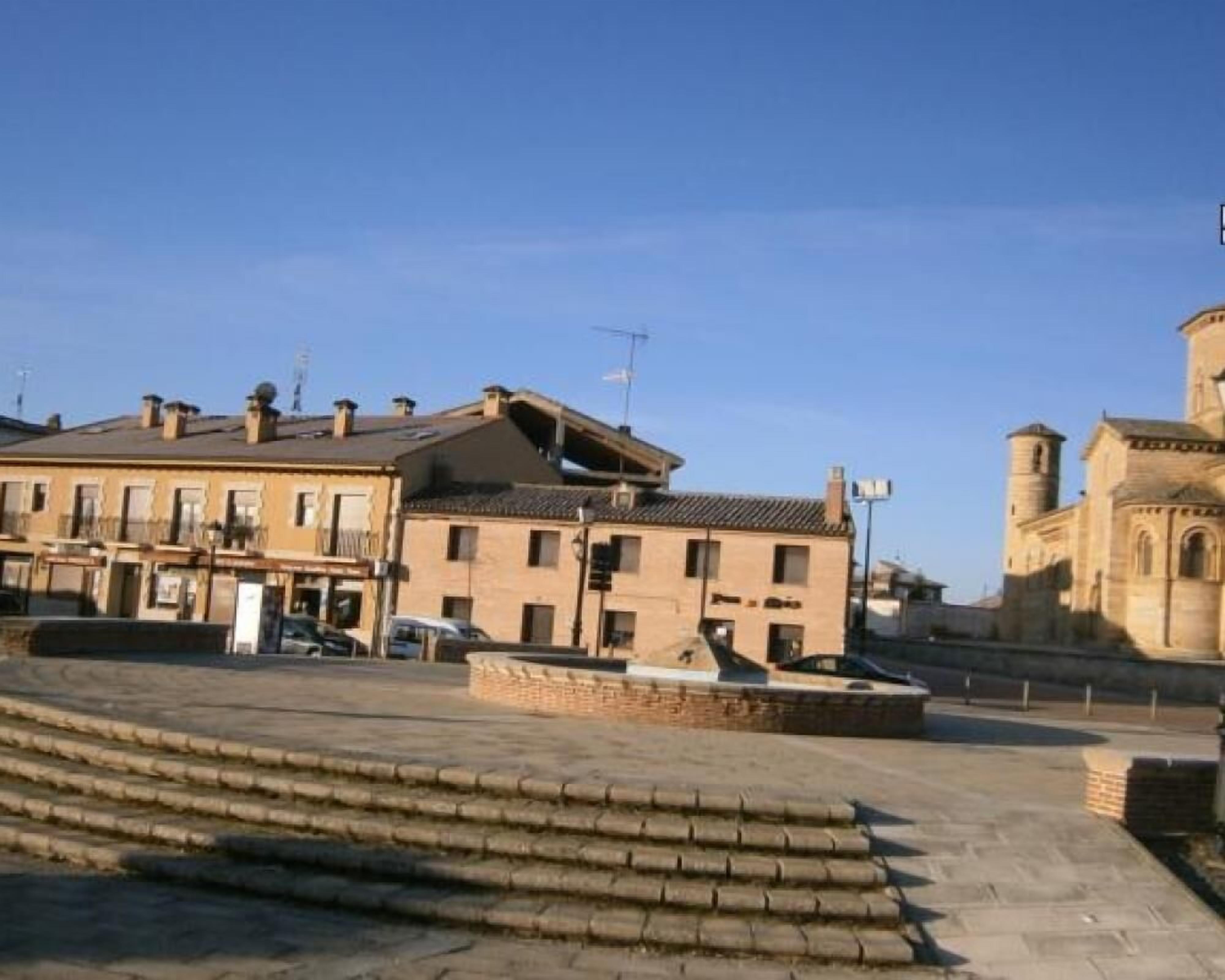 Double or Twin Room, Shared Bathroom