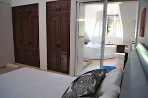 Comfort Penthouse, 2 Bedrooms, 2 Bathrooms, Beachfront | Living area - Casa Estrella Mirabal (Cabarete)